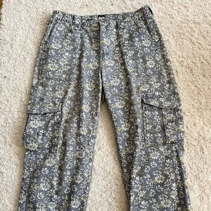 Urban outfitters skate floral jeans🌸